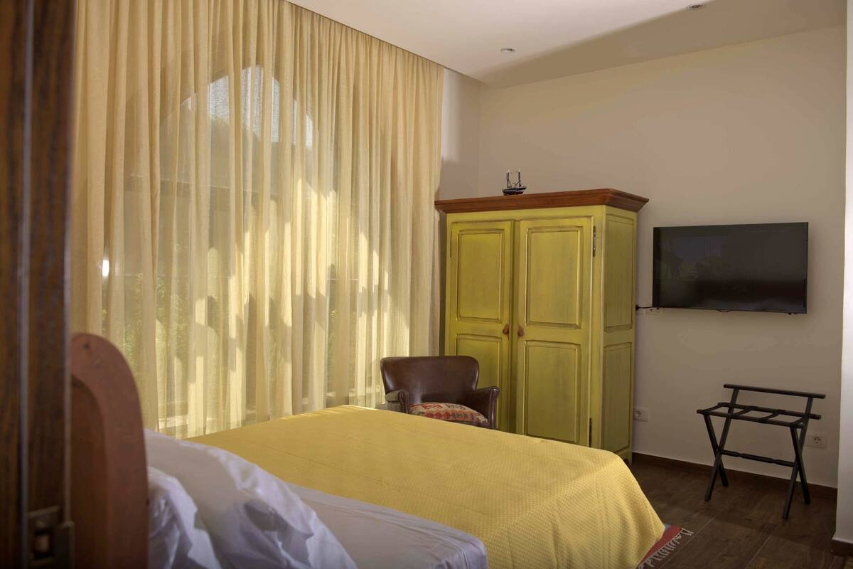 Minibar, in-room safe, soundproofing, iron/ironing board (on request)