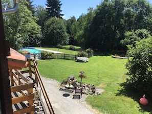 Comfort House, 4 Bedrooms, Pool View | Individually decorated, individually furnished, desk
