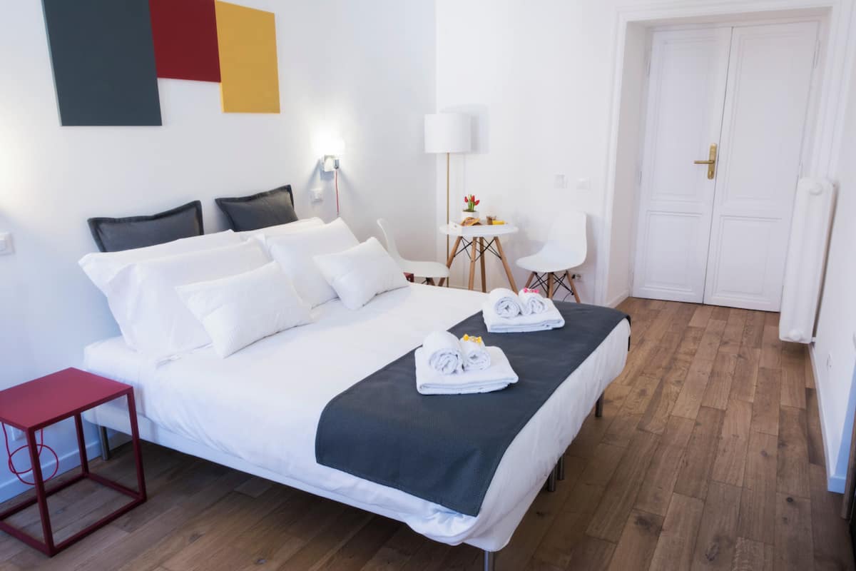 Habitación triple Deluxe | Ropa de cama de alta calidad, camas con pillow-top y minibar