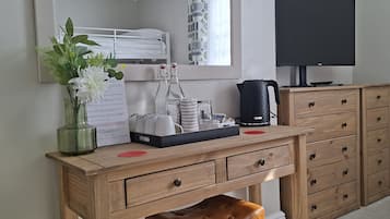 Deluxe Suite, Ensuite (Room) | Premium bedding, free WiFi
