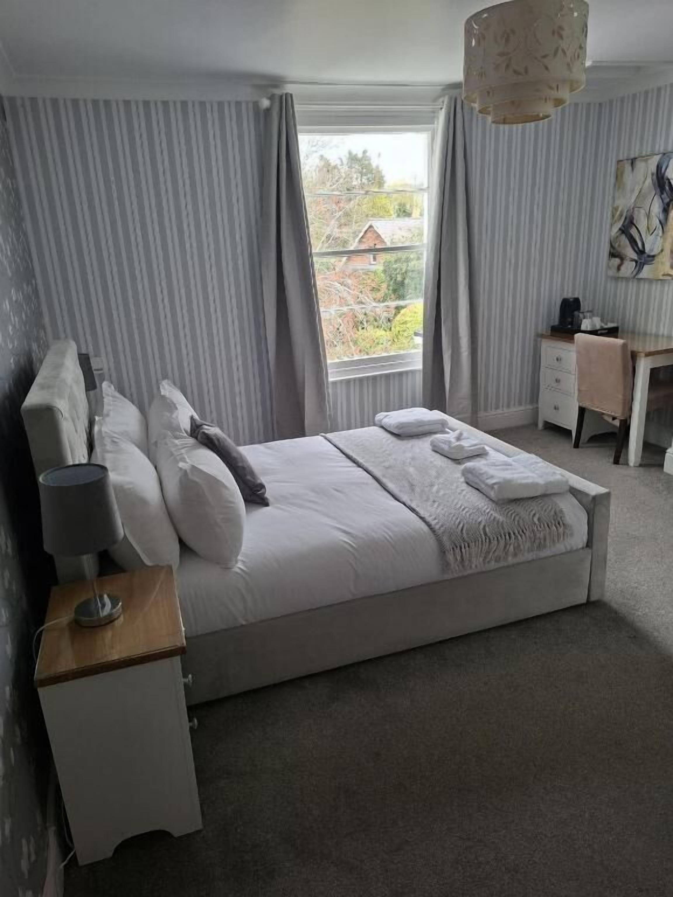 Premium bedding, free WiFi
