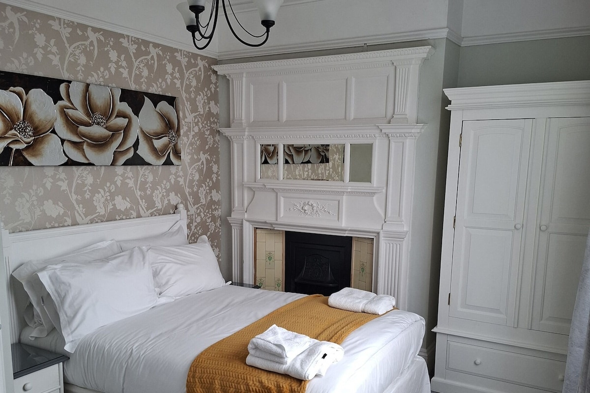 Habitación estándar doble, baño privado | Ropa de cama de alta calidad y wifi gratis