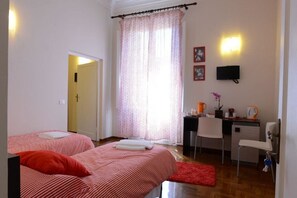 Quadruple Room | Desk, rollaway beds, free WiFi - B&B lady Florence (Florence)