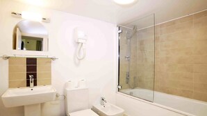 Suite | Bathroom