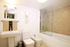 Bathroom - Oxbridge Apartments (London)