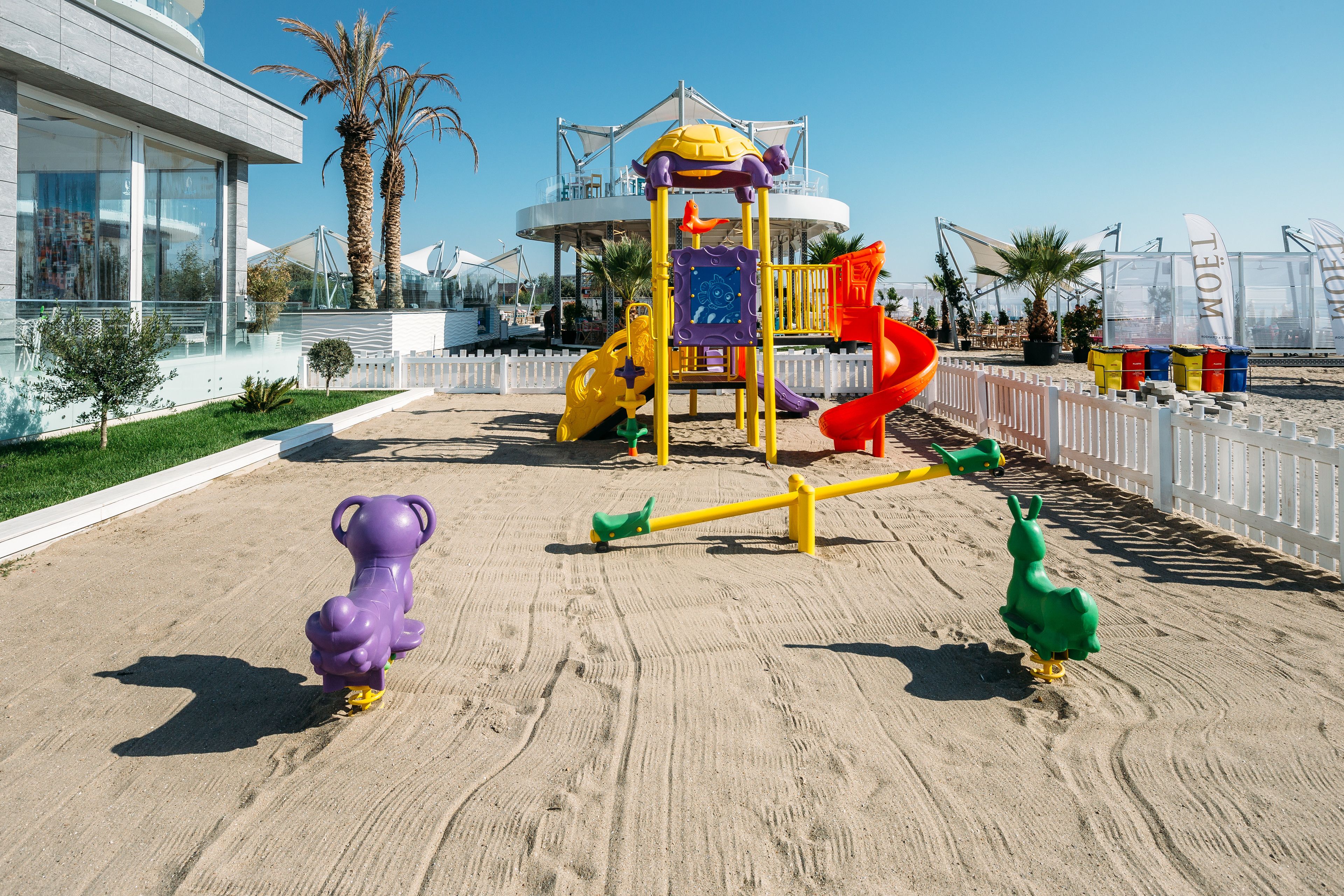 children’s play area – outdoor
