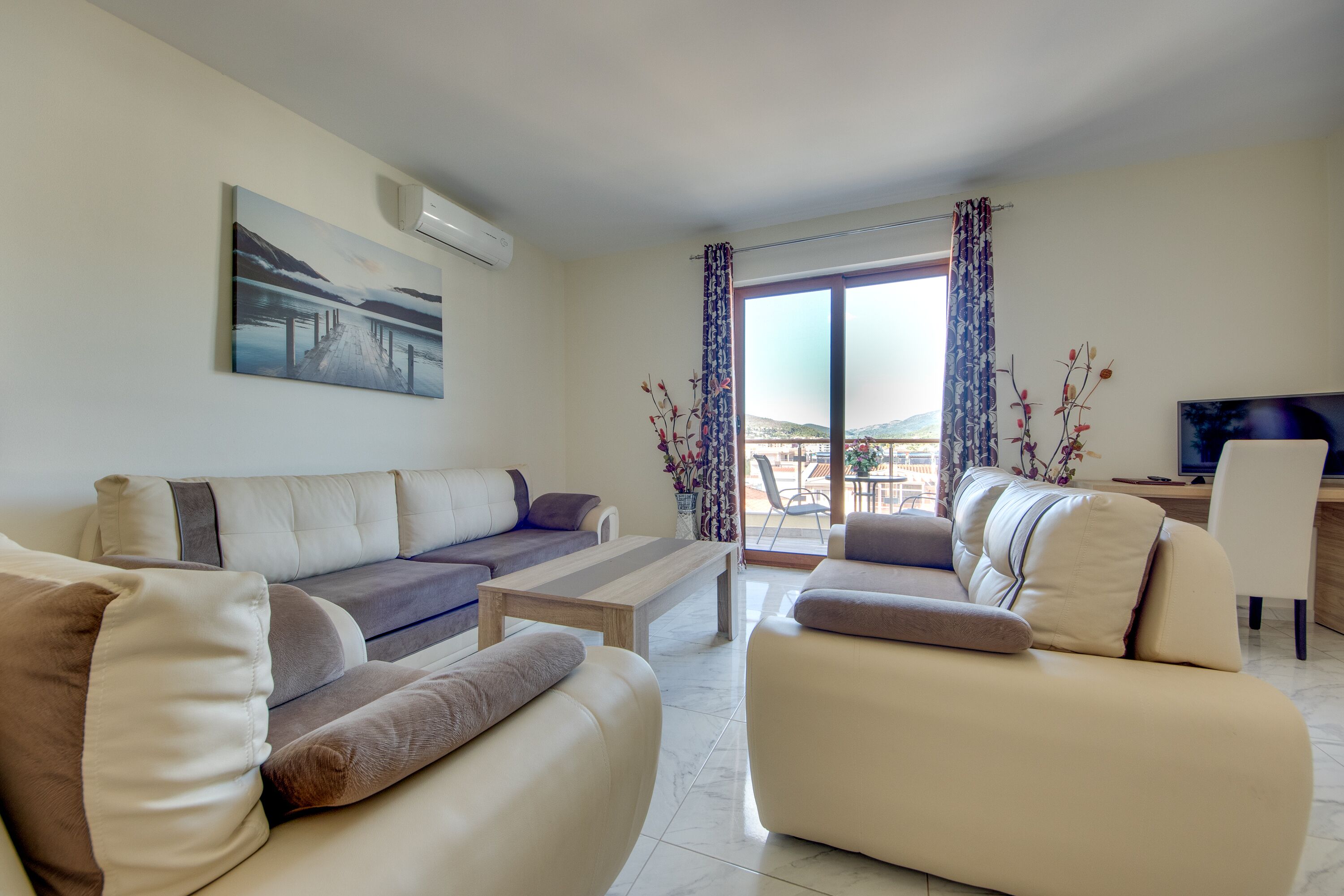 Lägenhet - 1 sovrum - balkong | Vardagsrum | Tv