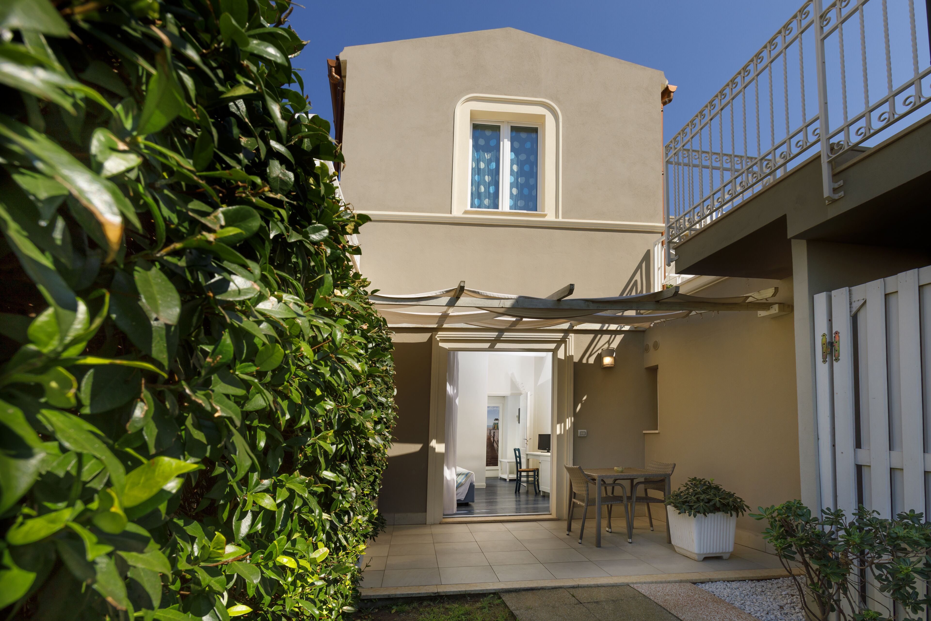 superior double room | 1 bedroom, minibar, in-room safe, desk