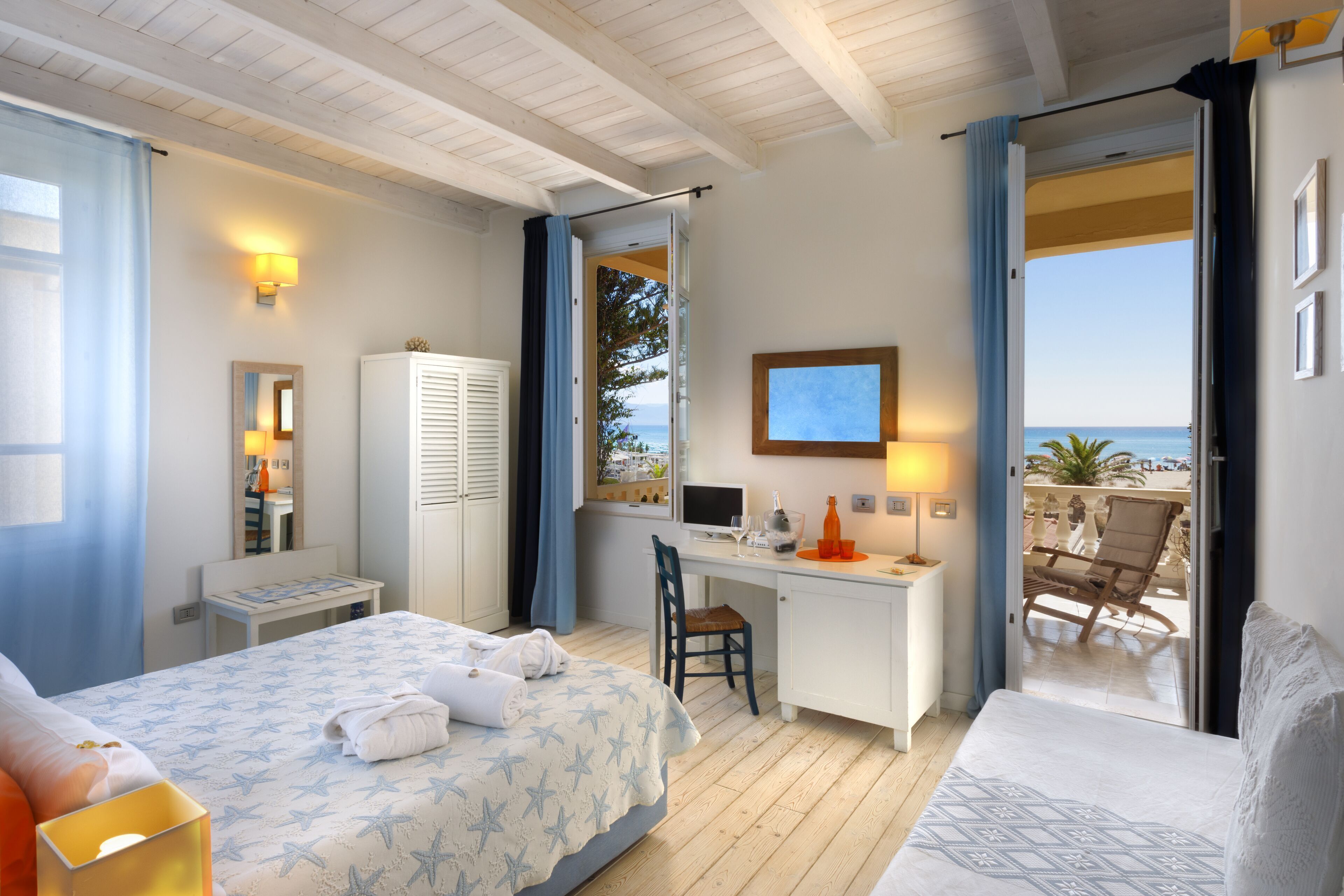 Minibar, in-room safe, desk, soundproofing