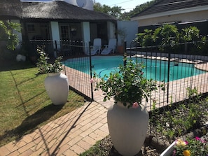Seasonal outdoor pool, open 9 AM to 8 PM, sun loungers - Howard's End Manor (Cape Town)