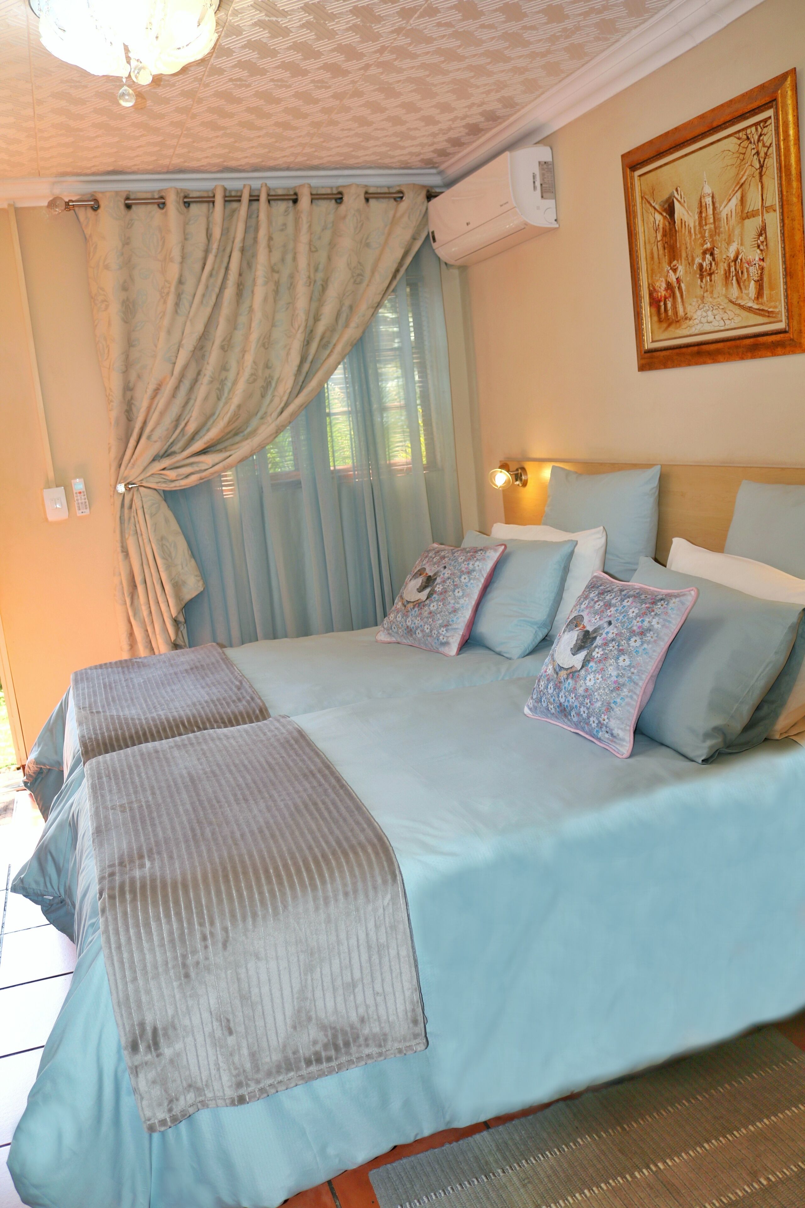 Deluxe Studio | Premium bedding, pillow-top beds, in-room safe, individually decorated