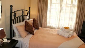 Deluxe Apartment, 2 Bedrooms | Premium bedding, pillowtop beds, in-room safe, individually decorated