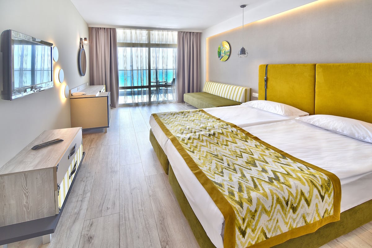 1 bedroom, free minibar, desk, soundproofing