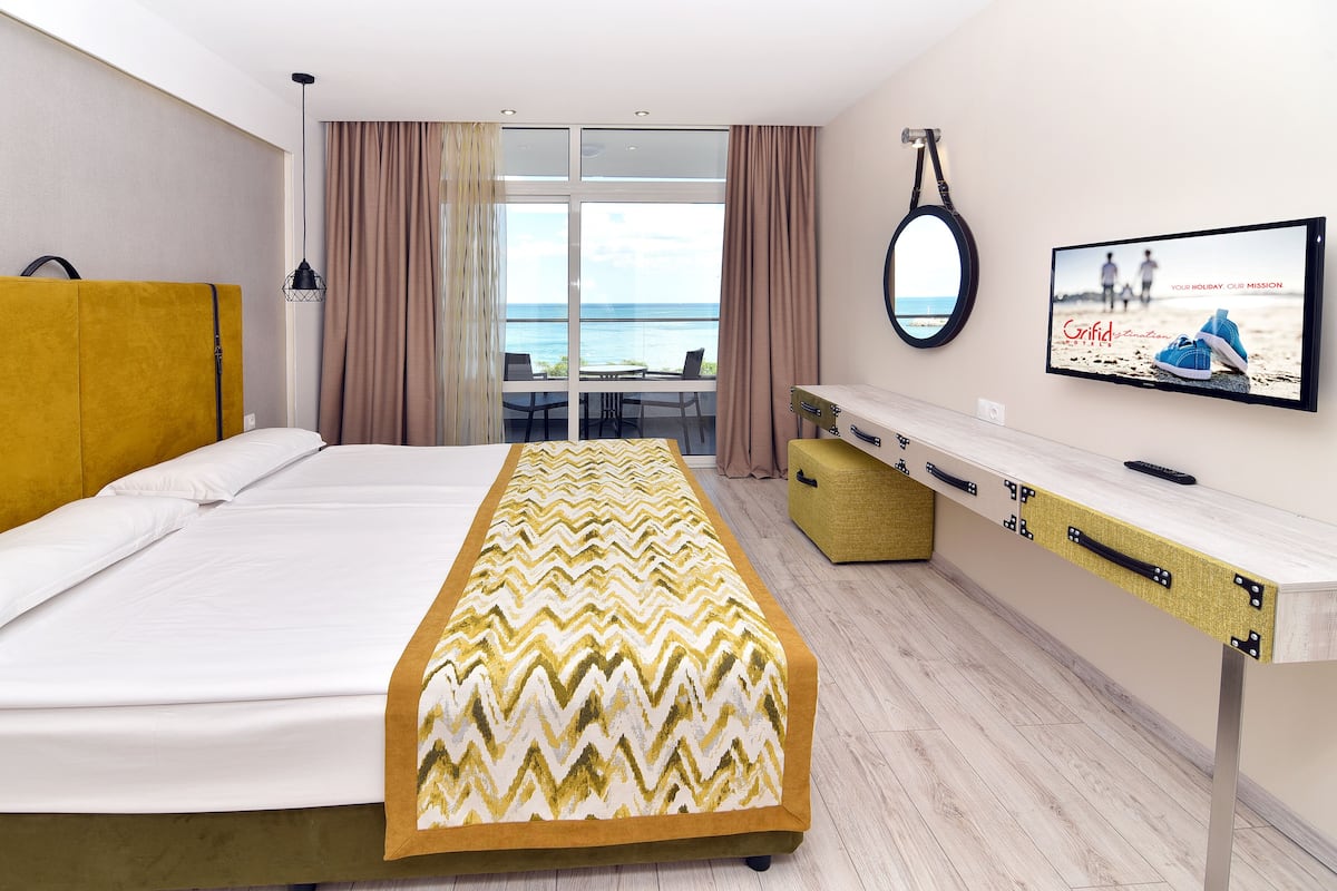 Een gratis minibar, een bureau, geluiddichte muren, gratis babybedden