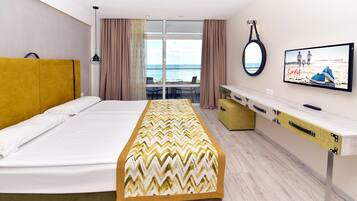 Bar mini percuma, meja, kalis bunyi, katil bayi/kot (percuma)