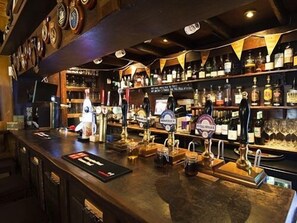 Bar (on property) - Village Inn (Arrochar)