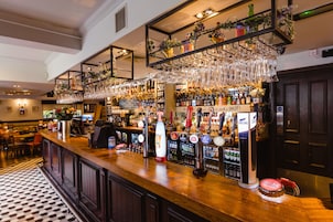 Bar (en la propiedad)
