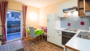 Apartment, 1 Bedroom | Private kitchen