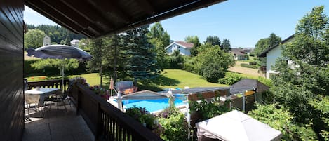 Appartement Standard, 2 chambres, non-fumeurs, vue piscine | Vue de la chambre