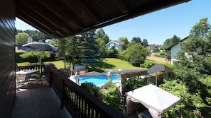 Appartement Standard, 2 chambres, non-fumeurs, vue piscine | Vue de la chambre