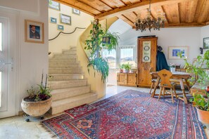 บริเวณประตูทางเข้า