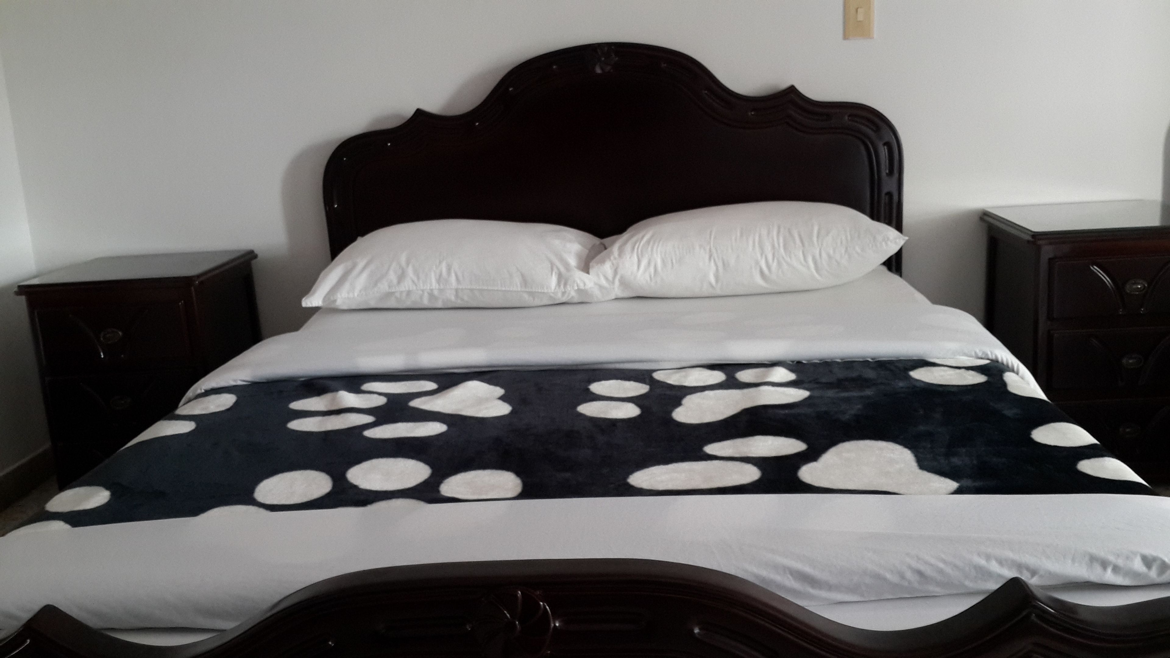 Twin Room | Minibar, desk, free WiFi