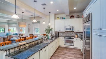 Townhouse, 3 kamar tidur | Dapur pribadi | Lemari es, microwave, oven, dan kompor