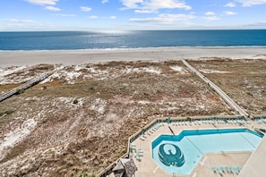 Condo, 2 chambres, balcon, en face de la plage | Vue sur la plage ou l’océan