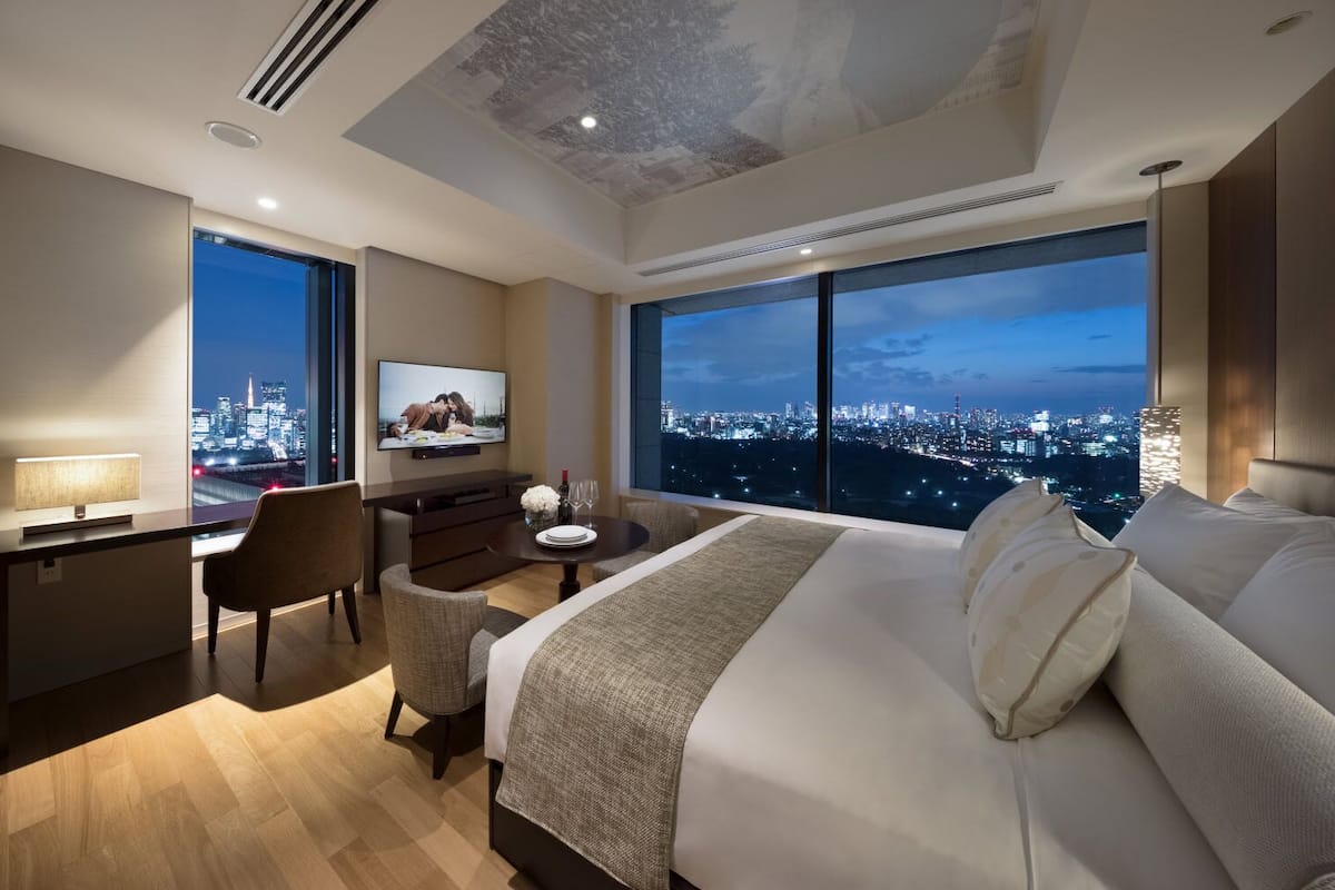 In-room safe, desk, soundproofing, iron/ironing board
