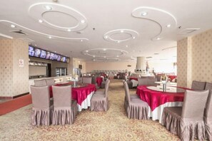 Restaurant - Fortune Hotel (Mangshi)