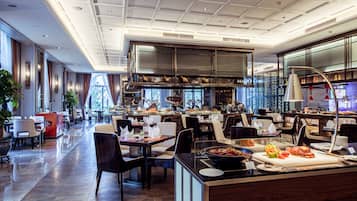 Café da manhã com buffet todos os dias (CNY 60 por pessoa)