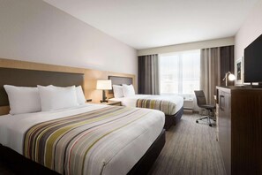 Studio Suite, Multiple Beds, Non Smoking | Desk, soundproofing, iron/ironing board, rollaway beds