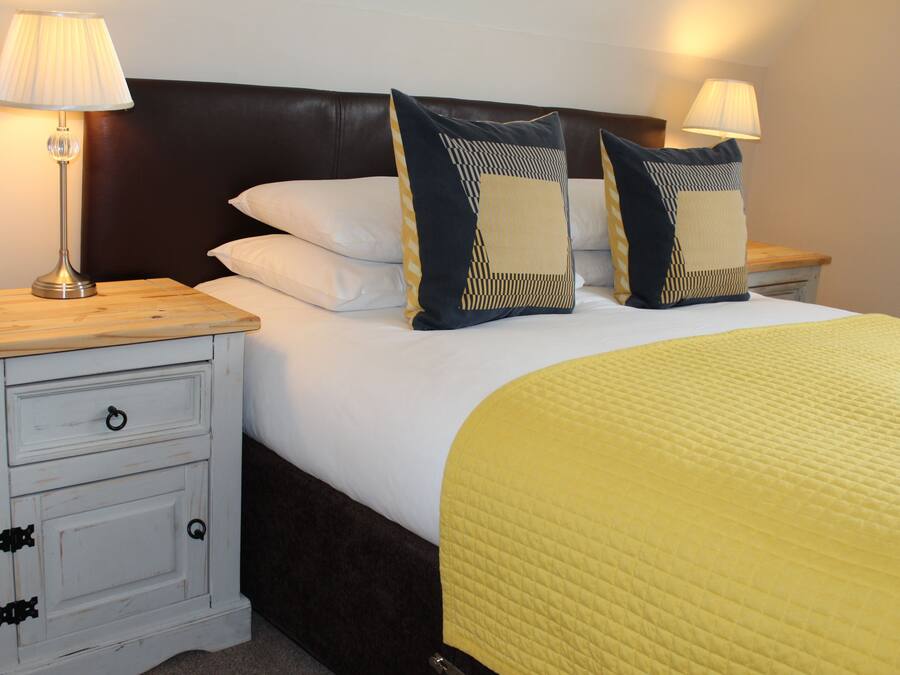 Classic Double Room | Premium bedding, individually decorated, individually furnished, desk
