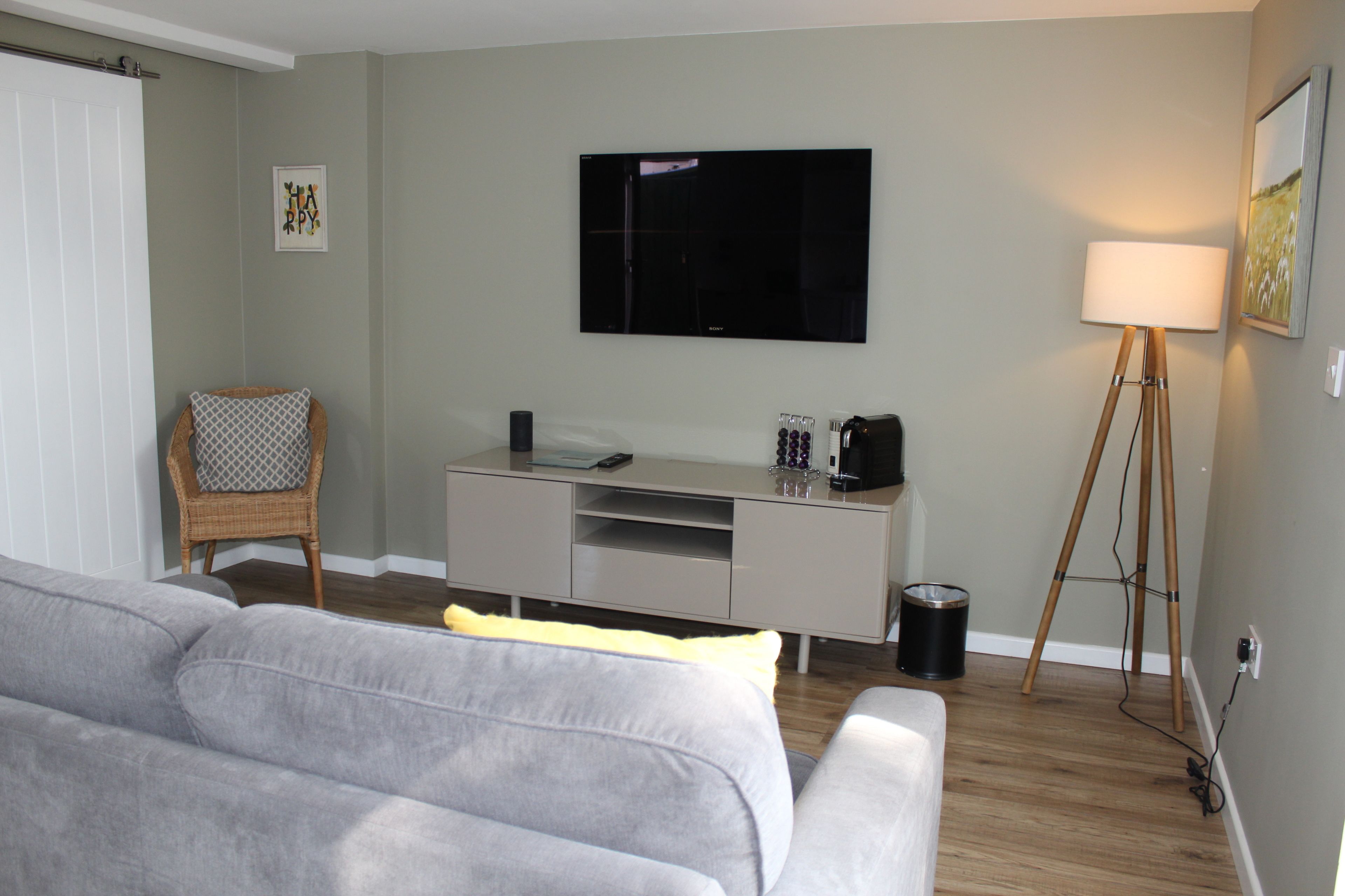 luxury apartment, 1 bedroom, garden view | living area | flat-screen tv