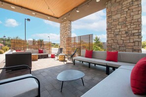 Terrace/patio - Home2 Suites by Hilton Phoenix Tempe, University Research Park (Tempe)