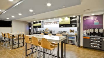 Free daily buffet breakfast