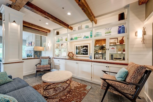 Garrison Hotel & Suites Dover-Portsmouth, an Ascend Collection Hotel