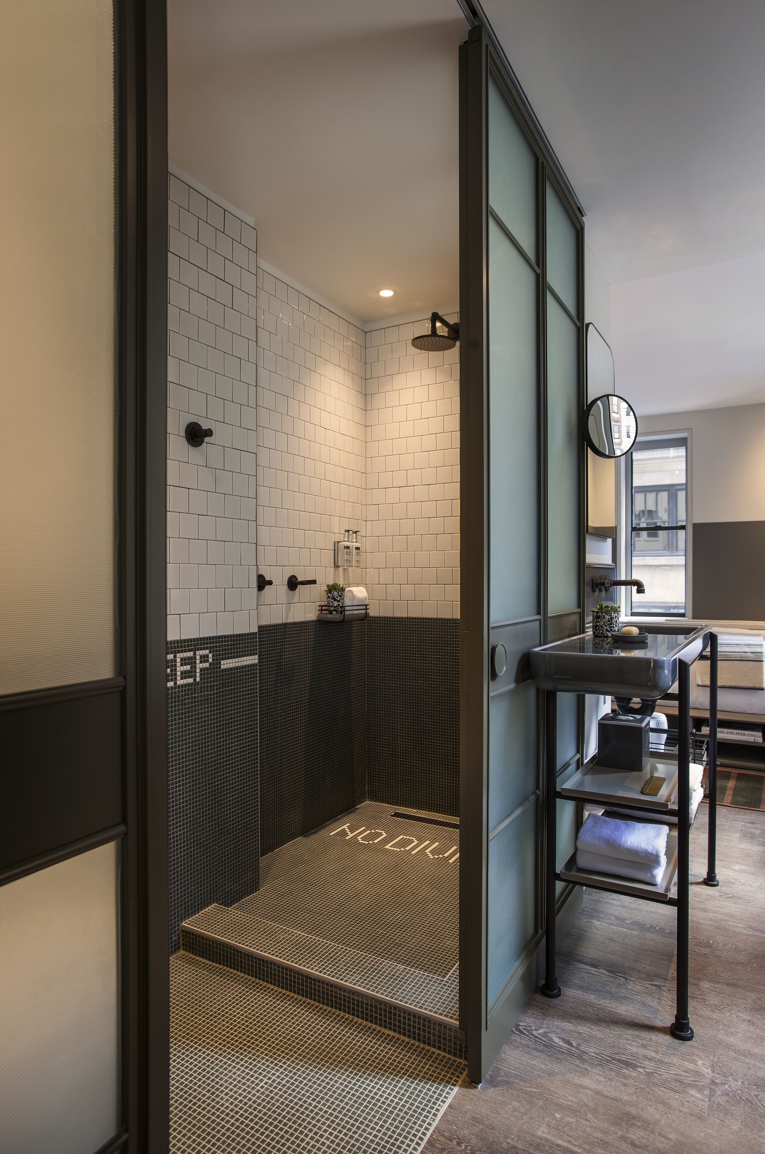 Room, 1 Twin Bed | Egyptian cotton sheets, premium bedding, pillowtop beds, in-room safe