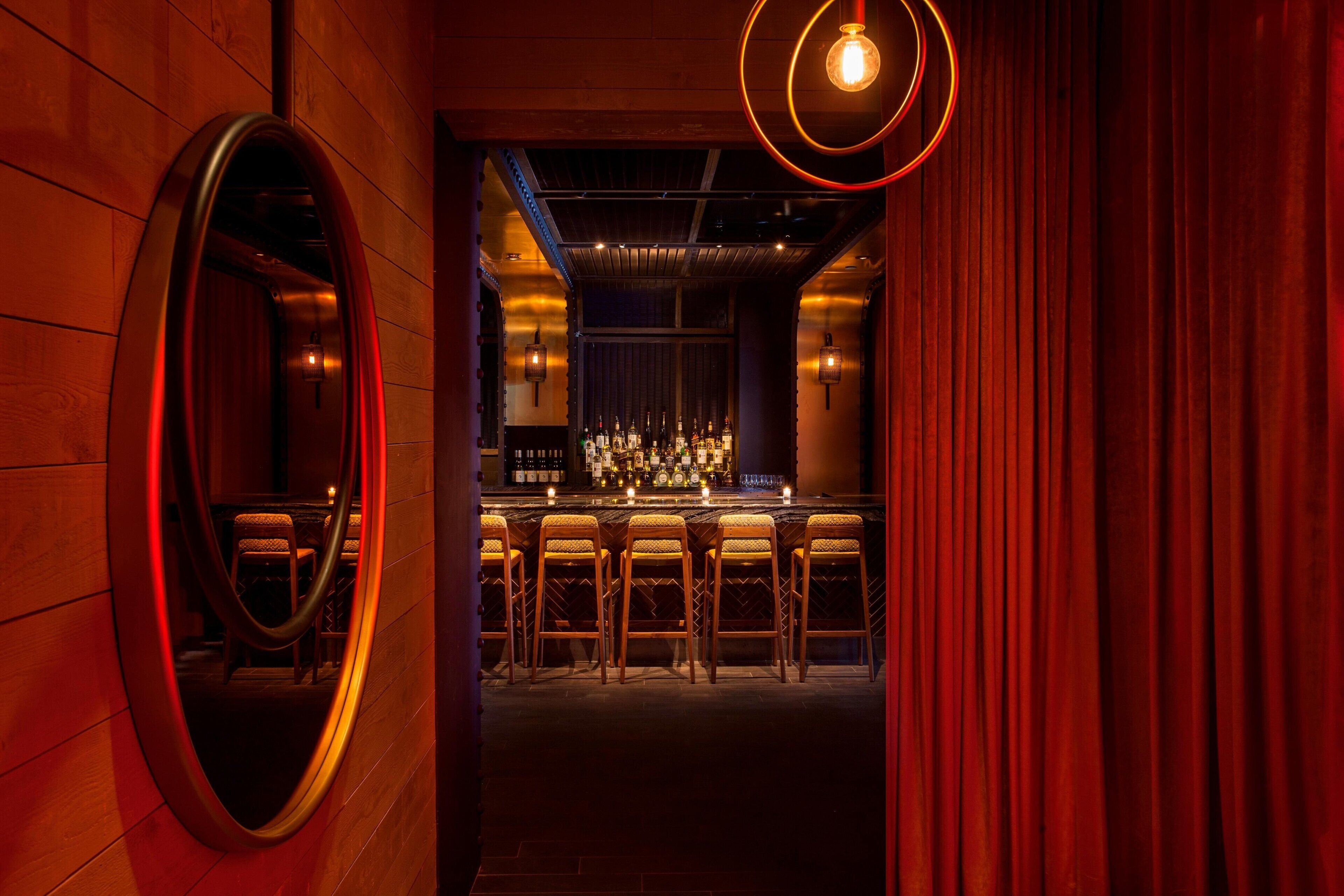 2 bars/lounges, rooftop bar