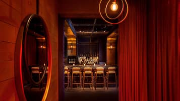 2 bars/lounges, rooftop bar