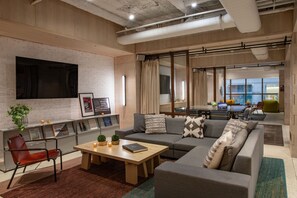 2 bars i un bar al terrat 