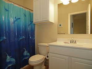 Casa de ciudad, 3 habitaciones, patio (Beach Walk 010) | Baño