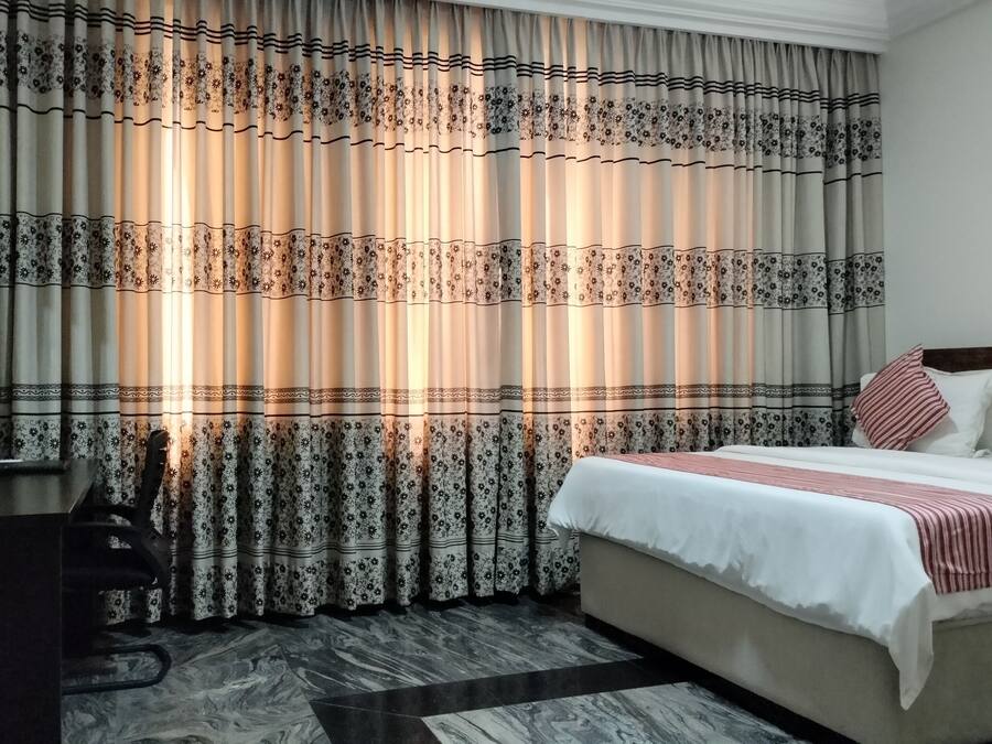 Executive Room | 1 bedroom, desk