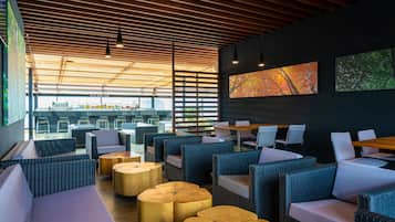 2 bars/lounges, poolside bar