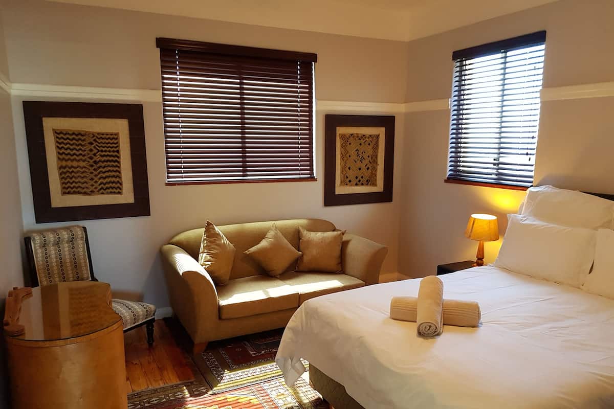 Classic Apartment, 2 Bedrooms, Partial Ocean View