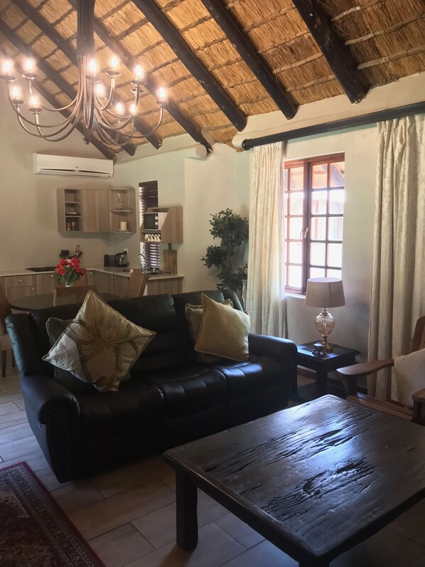 Cottage, 2 Bedrooms | Egyptian cotton sheets, iron/ironing board, free WiFi, bed sheets - Benka Lifestyle (Lobamba)