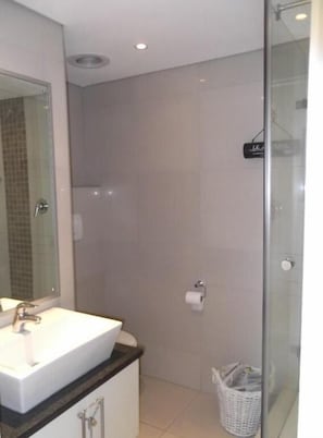 Bathroom - Ocean View Apartments (Cape Town)