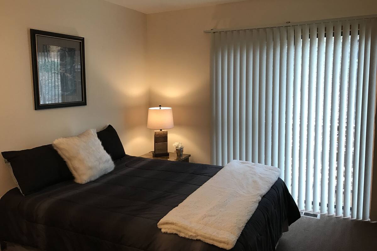 Deluxe Chalet, 2 Bedrooms, Kitchen, Valley View | WiFi (free), individually decorated, individually furnished, bed sheets