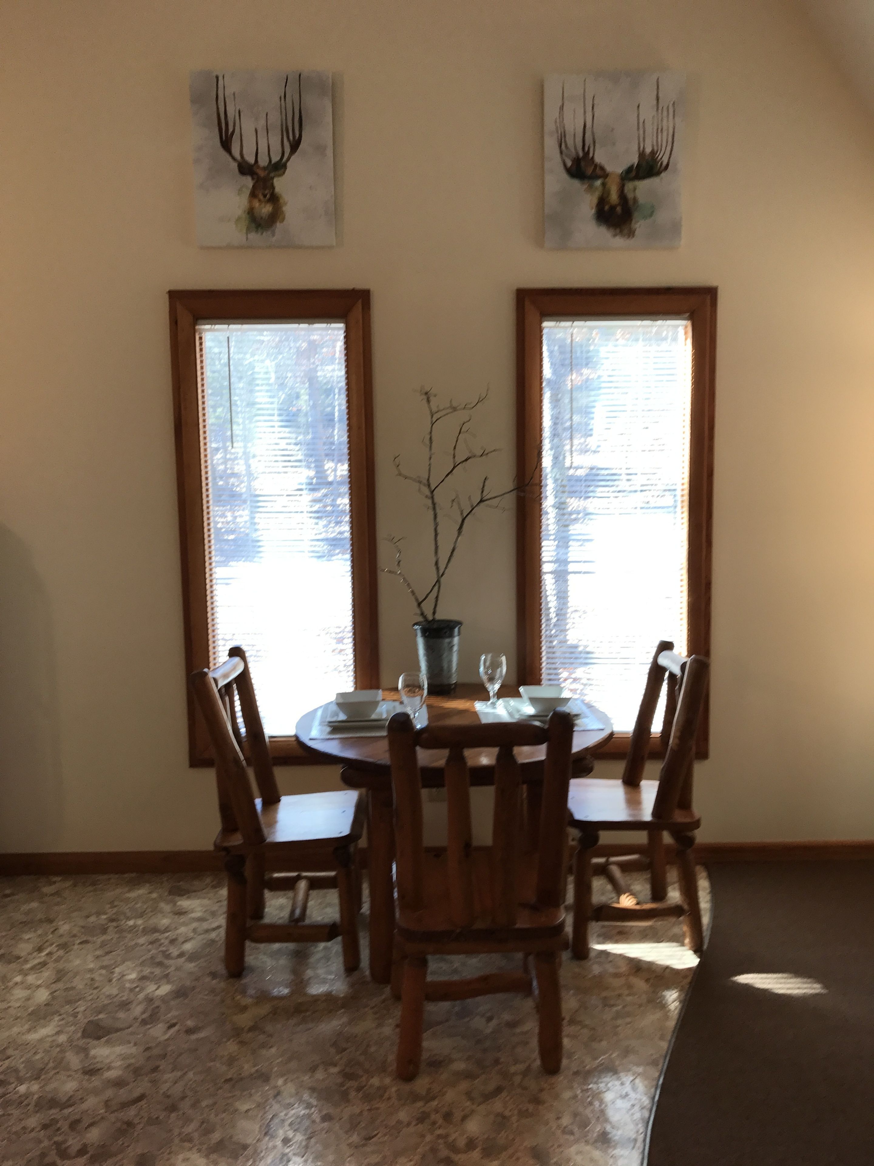 Deluxe Chalet, 1 Bedroom, Kitchen, Valley View | In-room dining