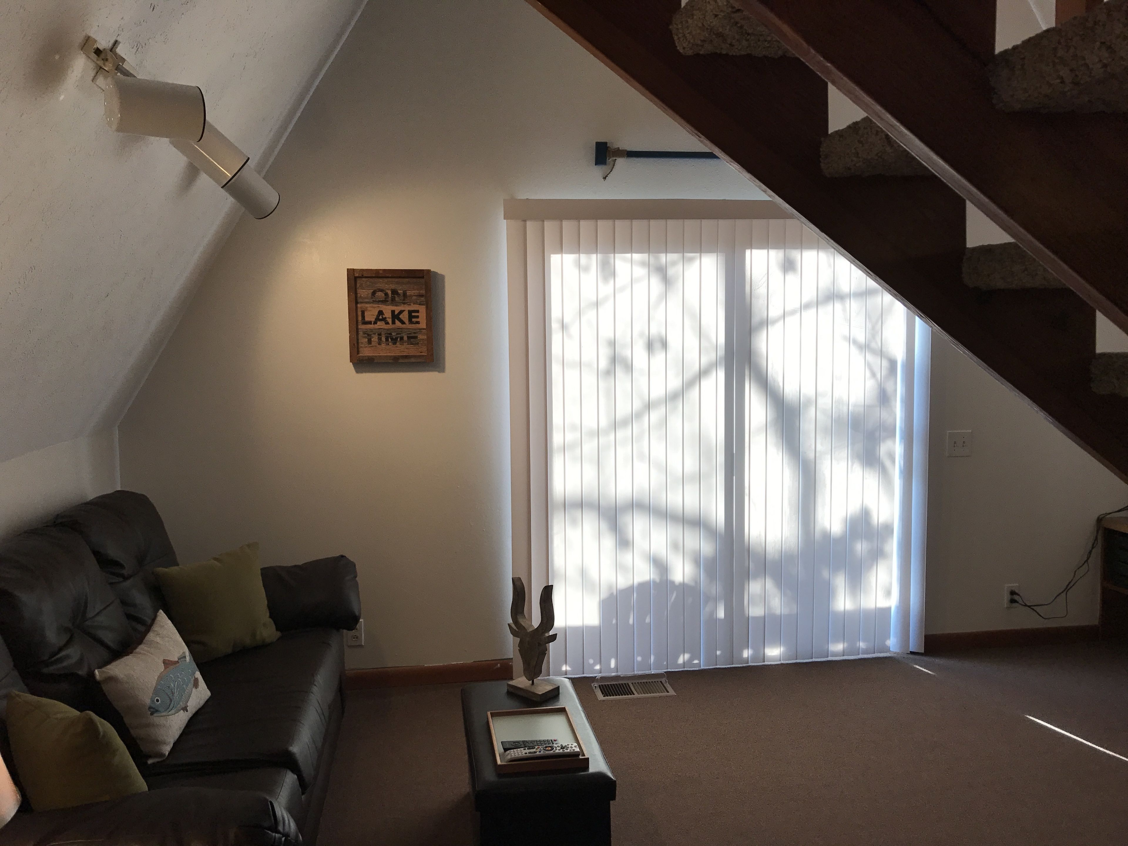 Deluxe Chalet, 2 Bedrooms, Kitchen, Valley View | Living room | Flat-screen TV
